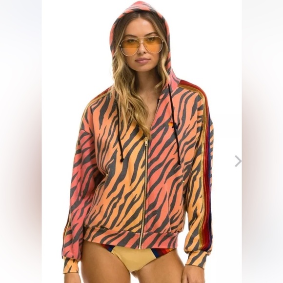 Sold - Picture 1 of 3